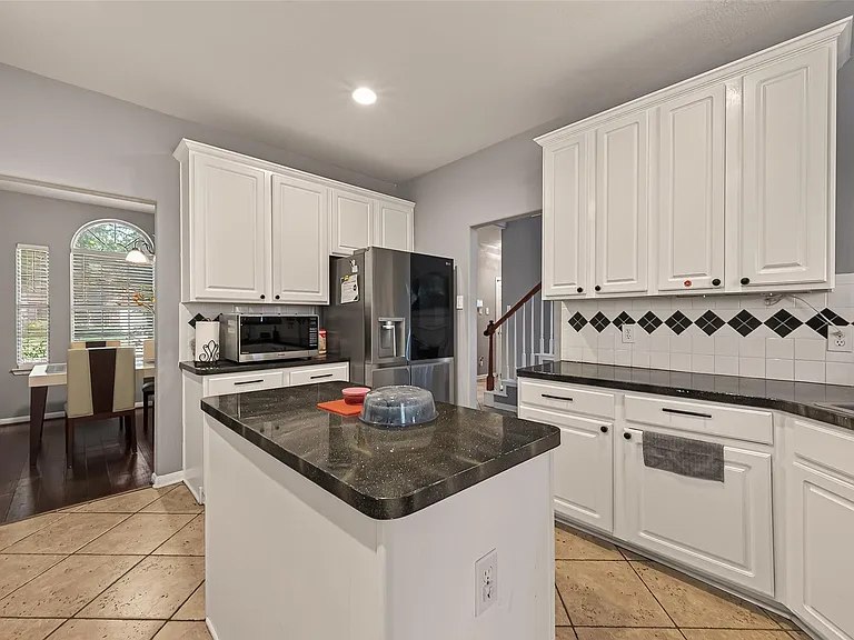 8910 Aberdeen Park Dr — Photo 16