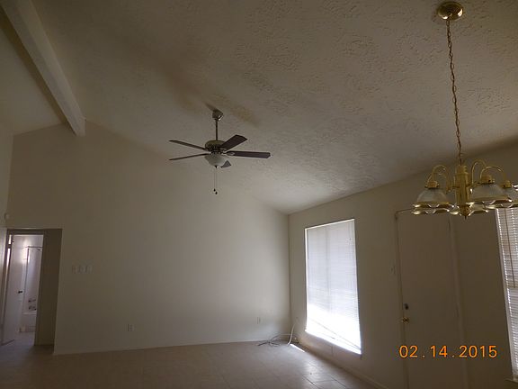 4th image of 2015 Highcrest Dr