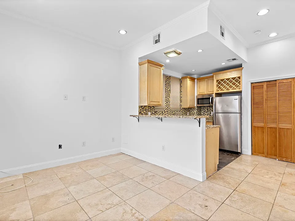 403A Park Ave