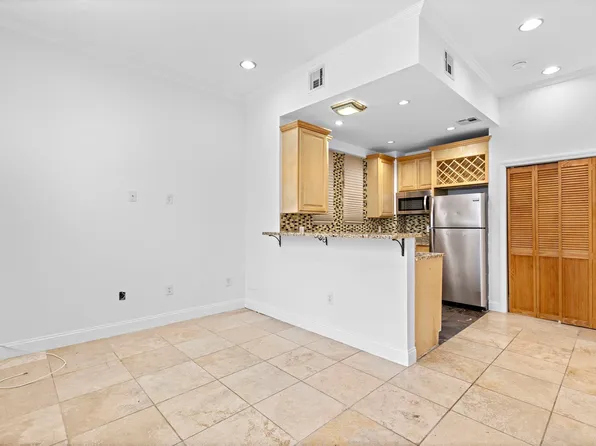403a Park Avenue image 1 of 18