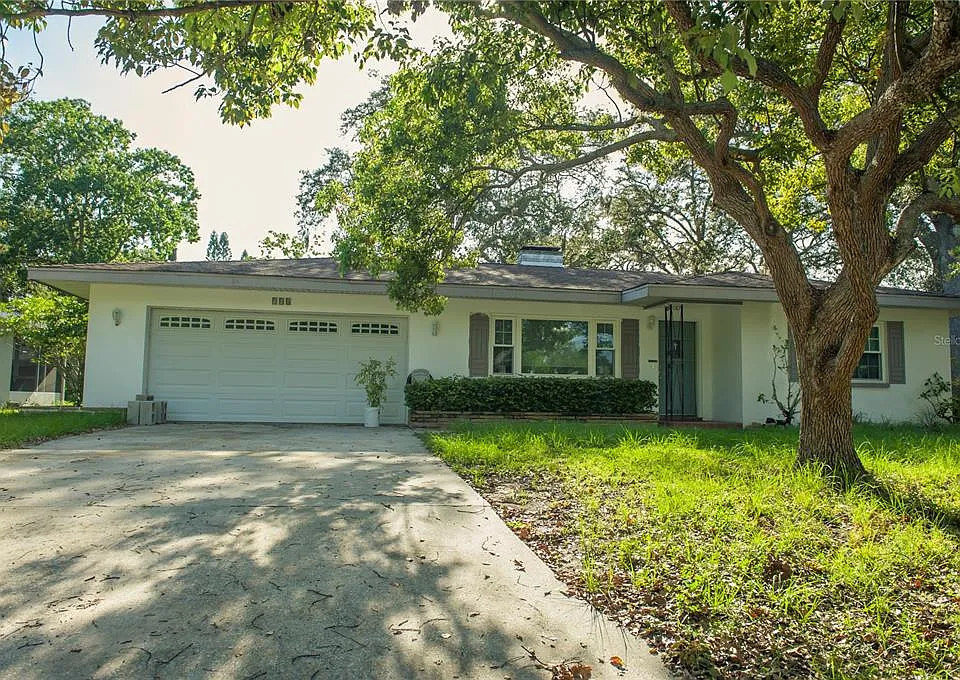 904 Brookside Dr