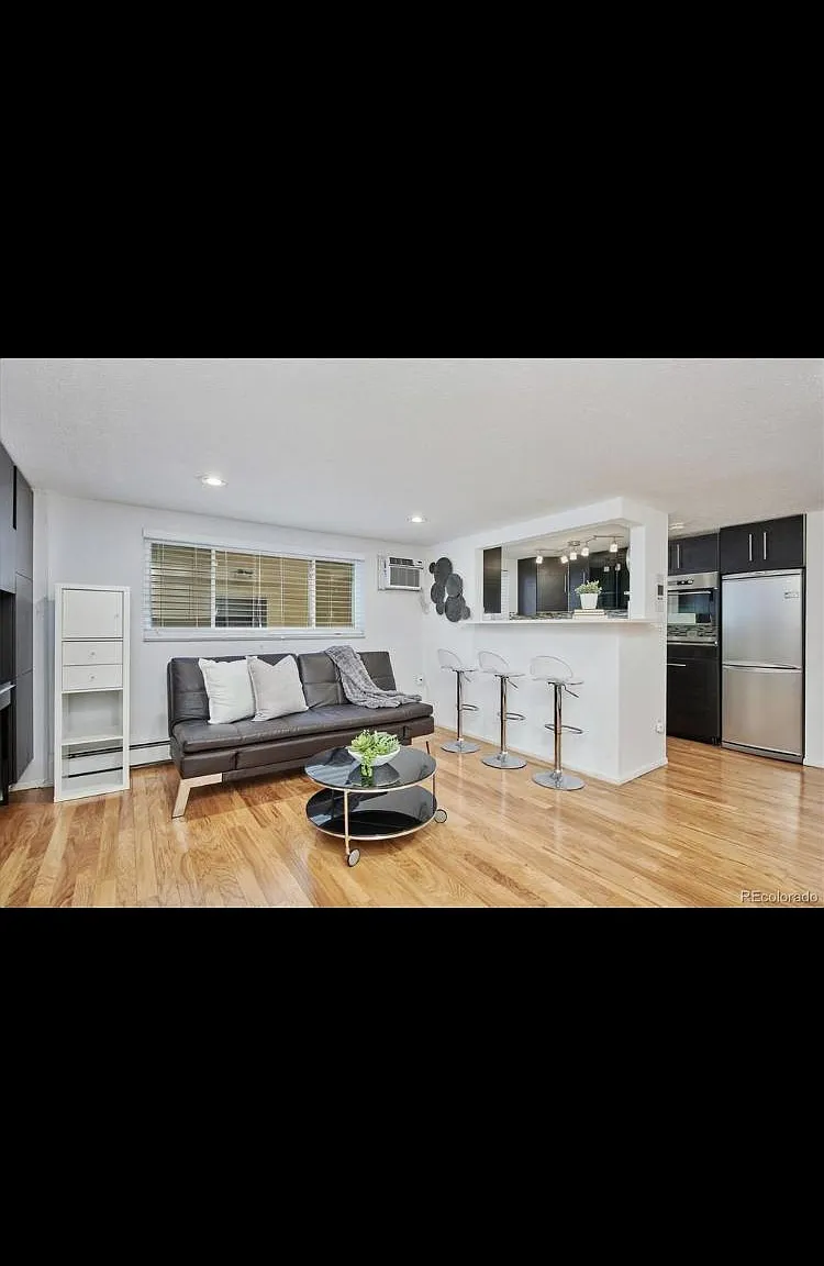 352 S Lafayette St — Photo 2