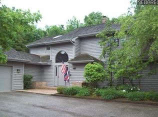 6 Salem Ct, Beachwood, OH
