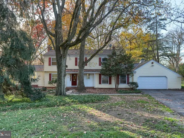 2 Spring Creek Ln, Hershey, PA 17033