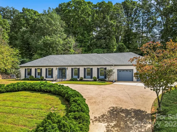 200 Woodland Dr, Marion, NC 28752