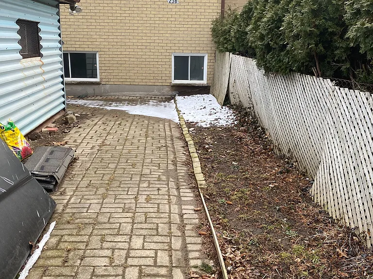 238 Burnside Dr — Photo 4