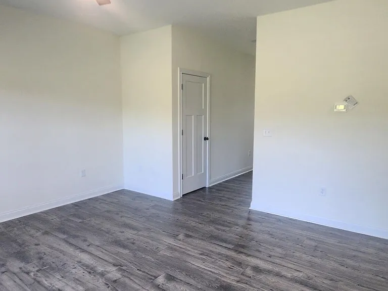 929 Olympic Ct — Photo 15