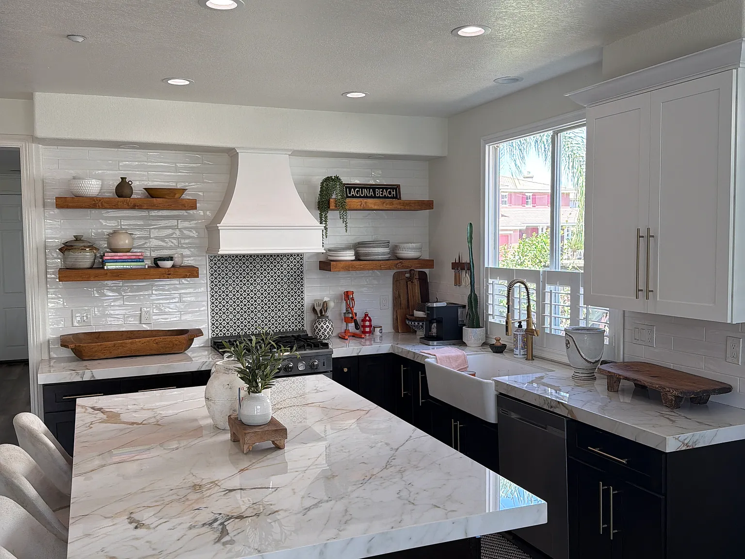 4 bed, 2586 sqft, $5,800 — Photo 3