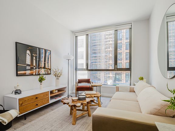 4th image of 840 Fulton St APT 604
