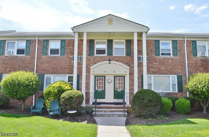 1st image of 87 Roseland Ave #96