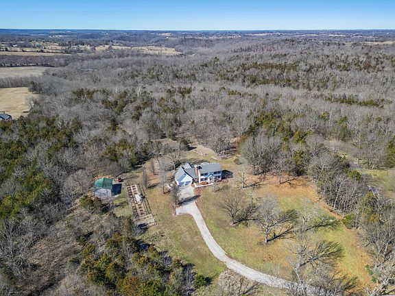 2nd image of 827 Gastineau Ln