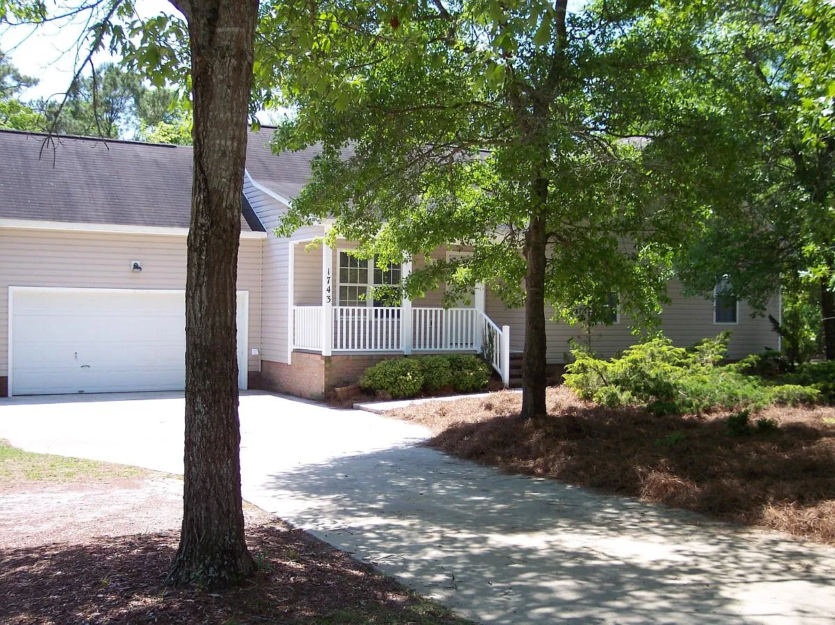 Building Photo - 1743 Chadwick Shores Dr