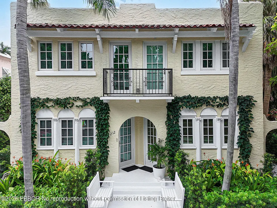 212 Oleander Ave #1