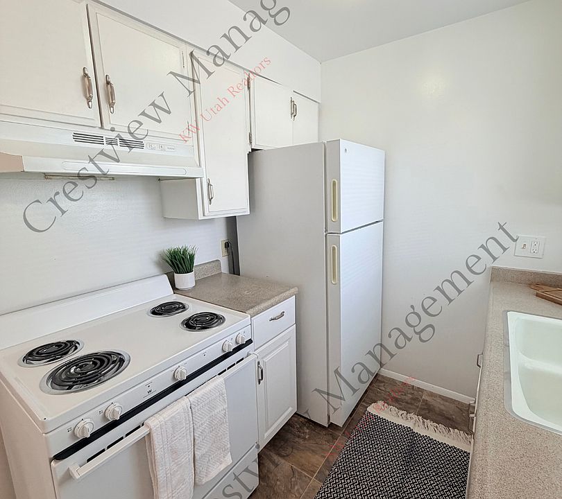 1st image of 549 E Stringham Ave #B