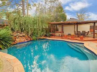 5323 Queensloch Dr, Houston, TX 77096