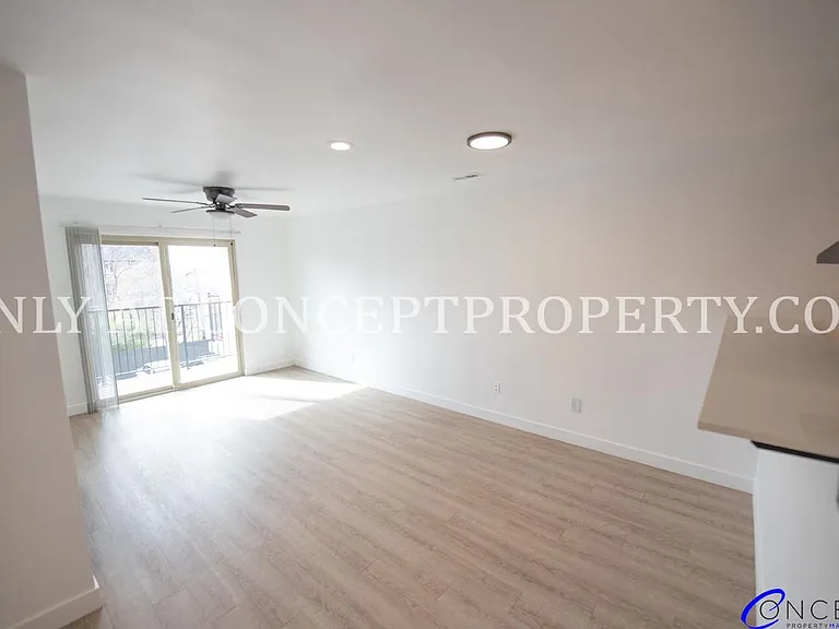 Avenue View Apartments — Photo 46