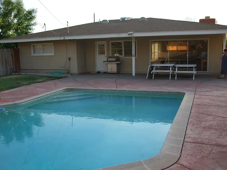 3688 Mount Vernon Ave — Photo 3