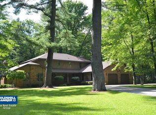 2267 Oakhill Dr, Green Bay, WI 54313