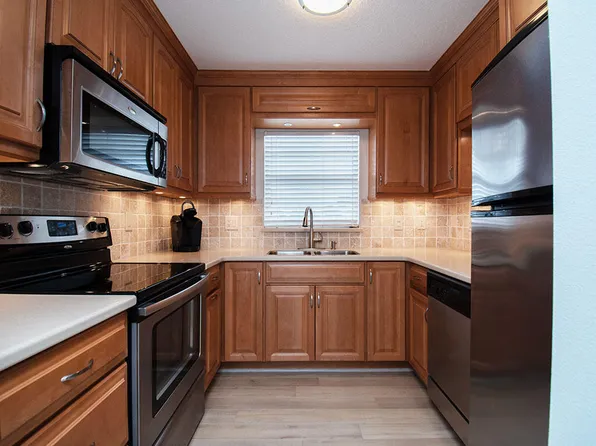 95 Spring Lake Drive #207, Vero Beach, FL 32962