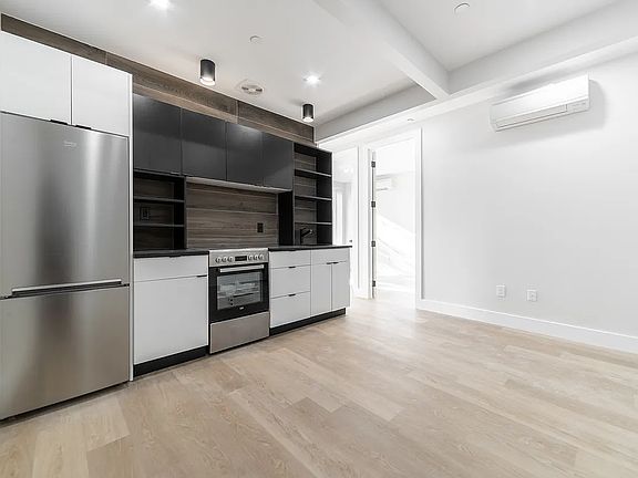 2nd image of 722 De Kalb Ave #3