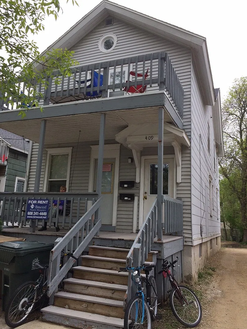 409 — Photo 1