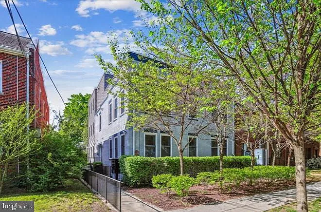1340 Nicholson St NW #2