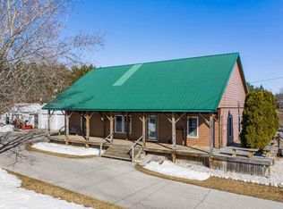 6570 Hedrick Rd, Harbor Springs, MI 49740