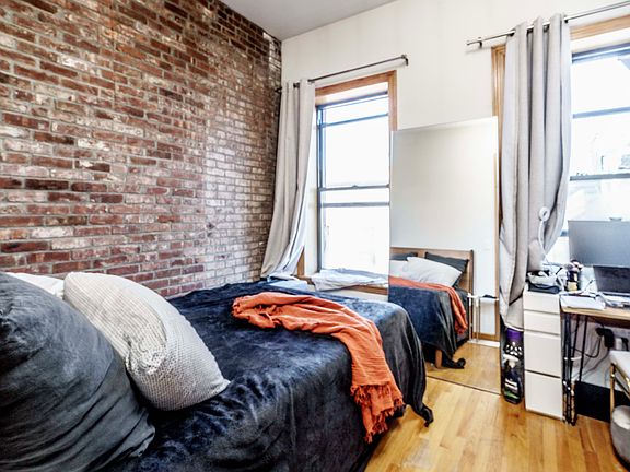 5th image of 122 Ludlow St APT 5A