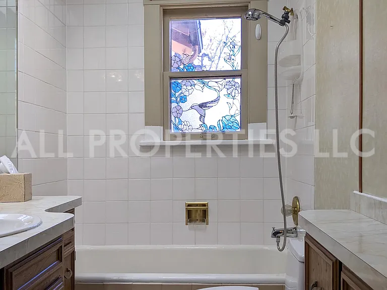557 S Race St — Photo 18