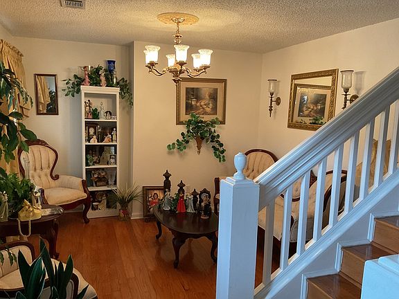 4th image of 62 Levens Ave