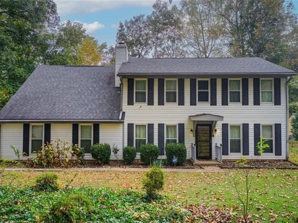 8318 Dawn Dr, Jonesboro, GA 30236