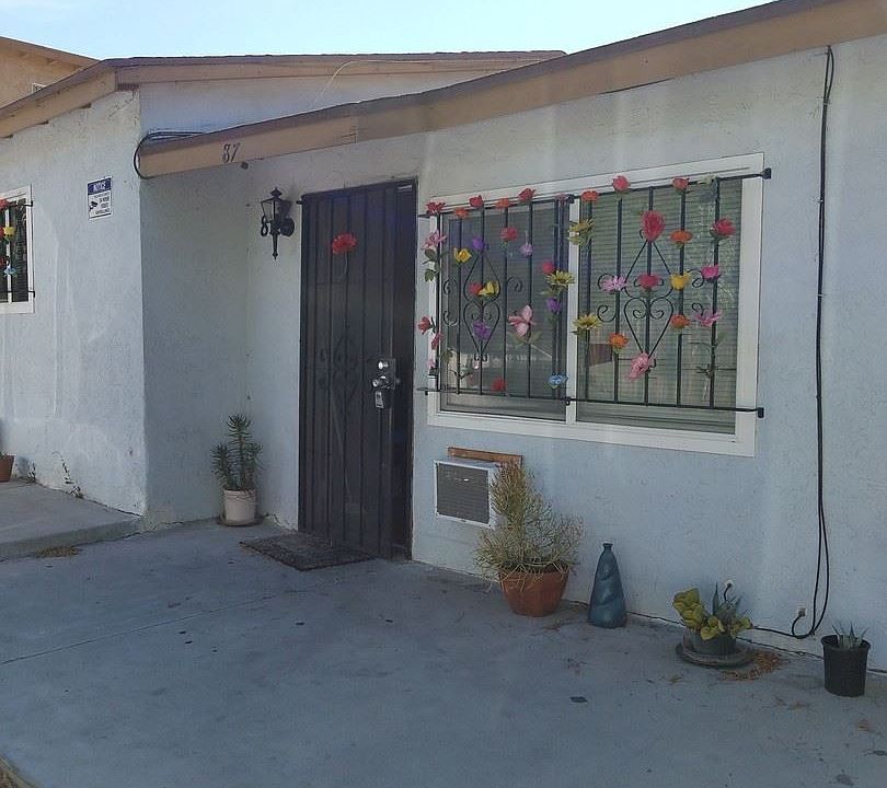 1st image of 3585 Imperial Ave