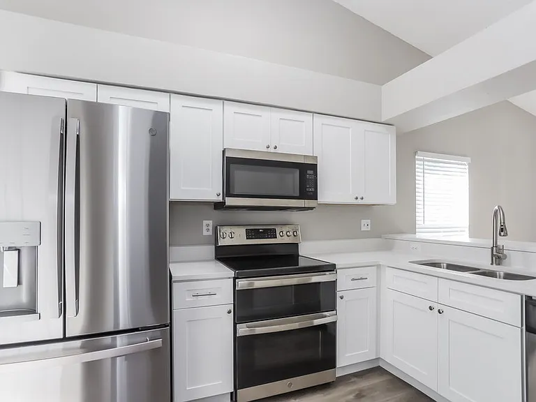 1217 Etchfield Cir — Photo 5