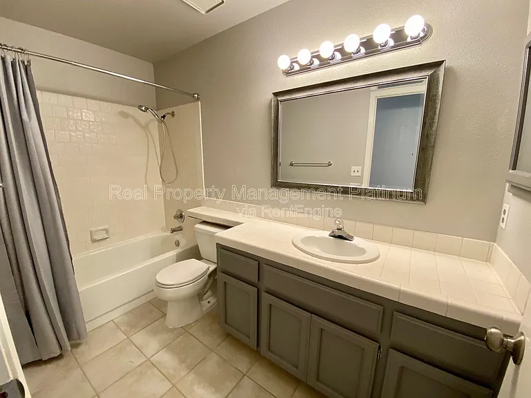 391 Armstrong Ave — Photo 8