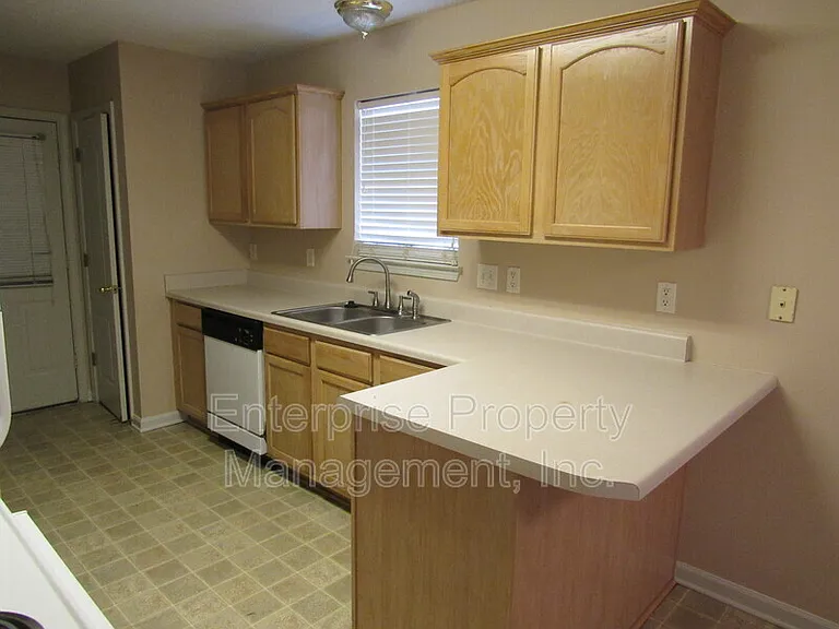 9740 Riggin Dr — Photo 8