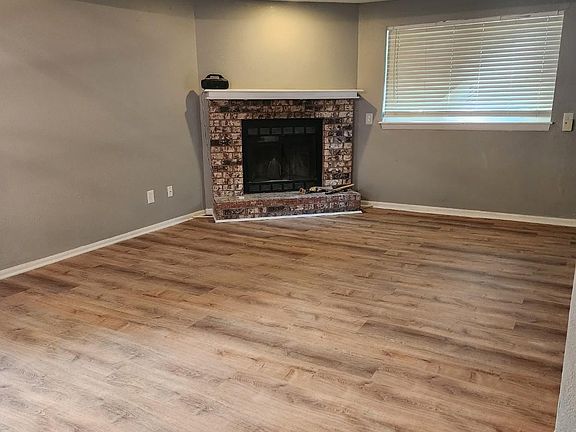3rd image of 214 NE Cedar Ct #214