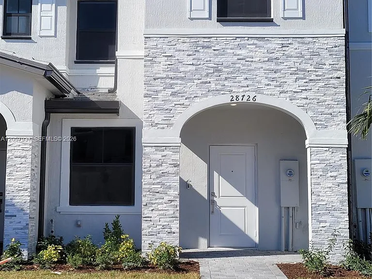 28726 SW 132nd Ct — Photo 2