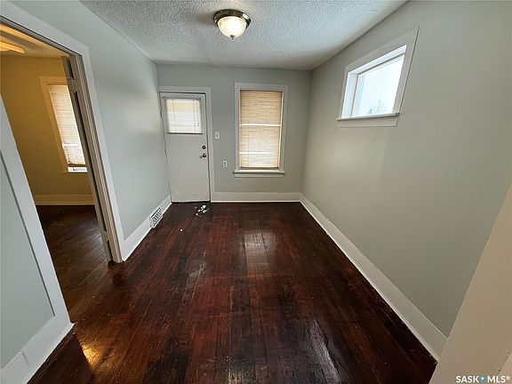 4th image of 485 12th Street E