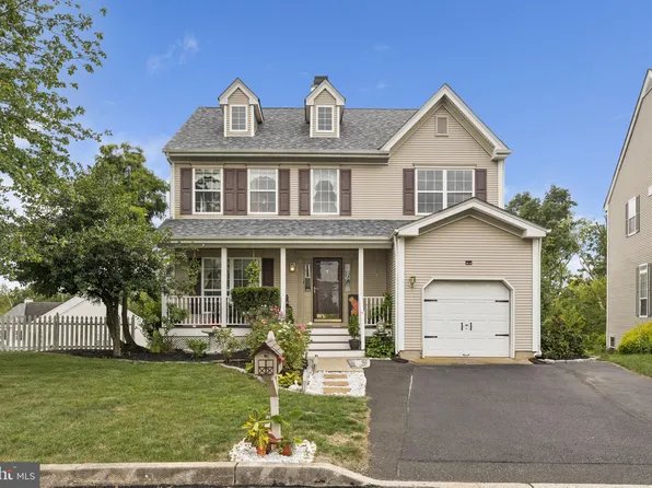 428 Dartmoor Rd, Schwenksville, PA 19473