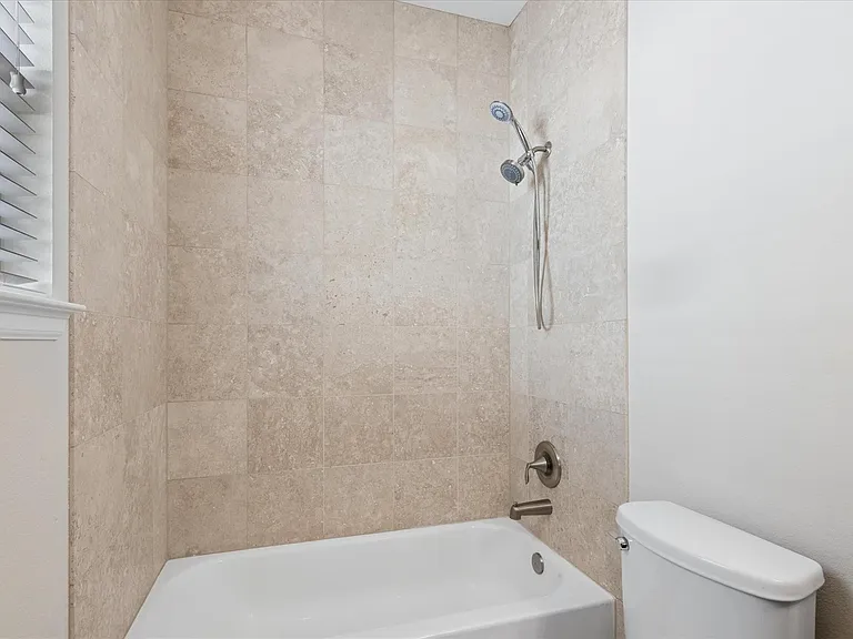 814 W 26th St #A — Photo 12