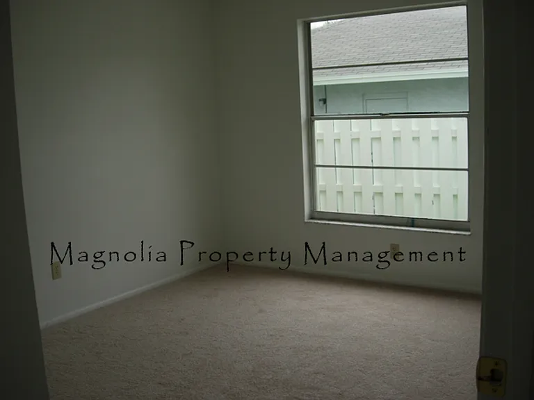 7729 Indian Ridge Trl N — Photo 6