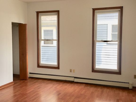 2nd image of 512 W Cross St APT 2