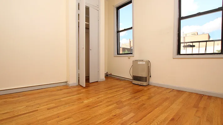 Rented by Nooklyn NYC LLC | media 11