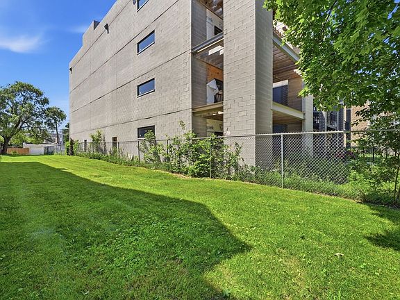 2nd image of 4344 S Vincennes Ave