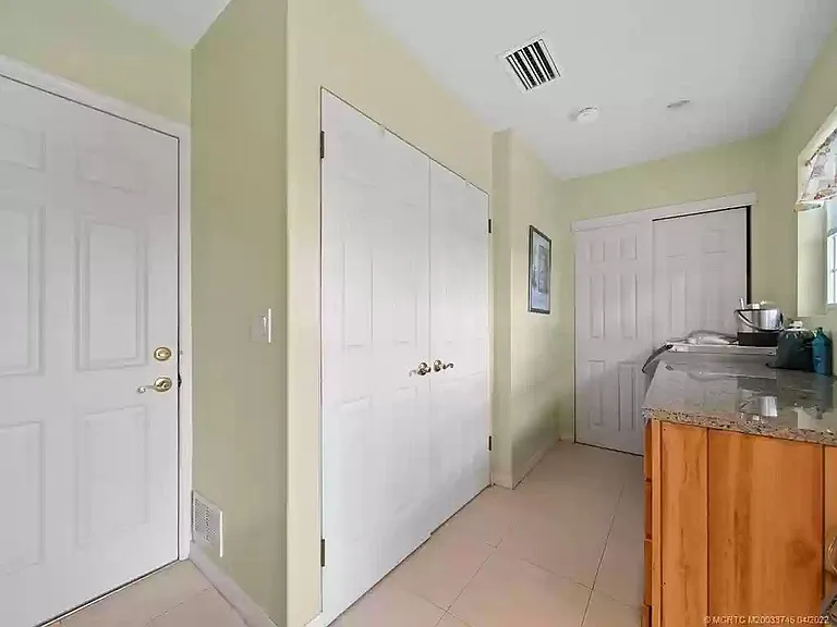 1744 SW Boatswain Pl — Photo 35