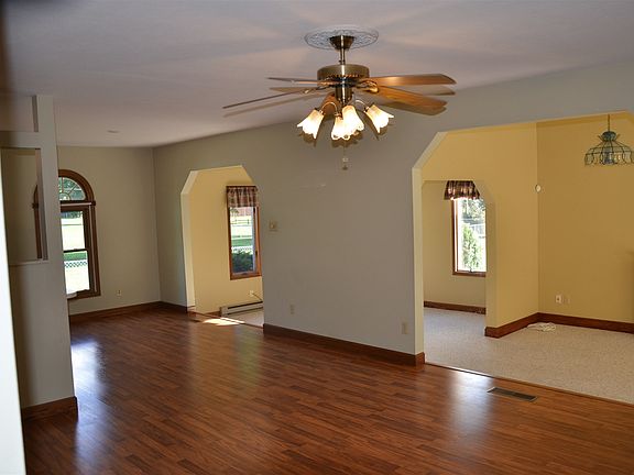 4th image of 53602 Hyde Park Dr