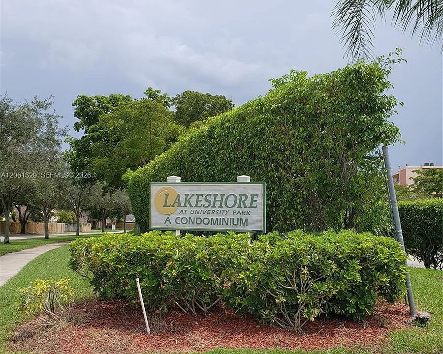 8550 N Sherman Cir #303