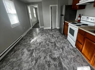 320 North St APT B, Elkton, MD 21921