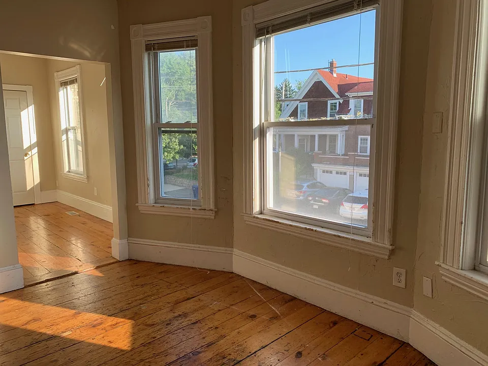 107 Linden St #2