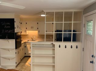 196 Old Hall Rd #B, Woodstock, CT 06281